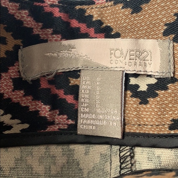 Patterned shorts - Picture 2 of 2